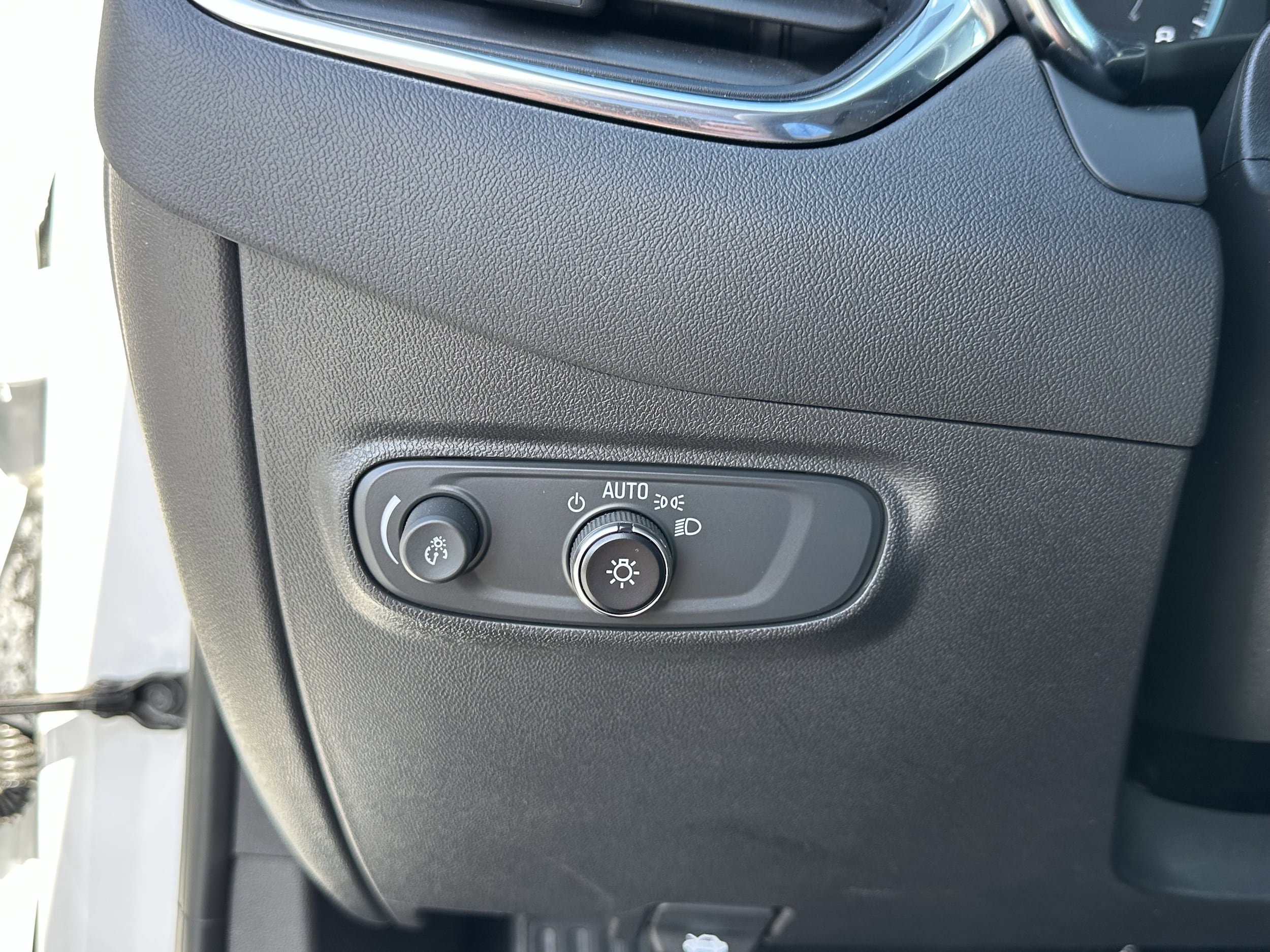 Used 2024 Chevrolet Equinox LS w/ Sport Edition image 25