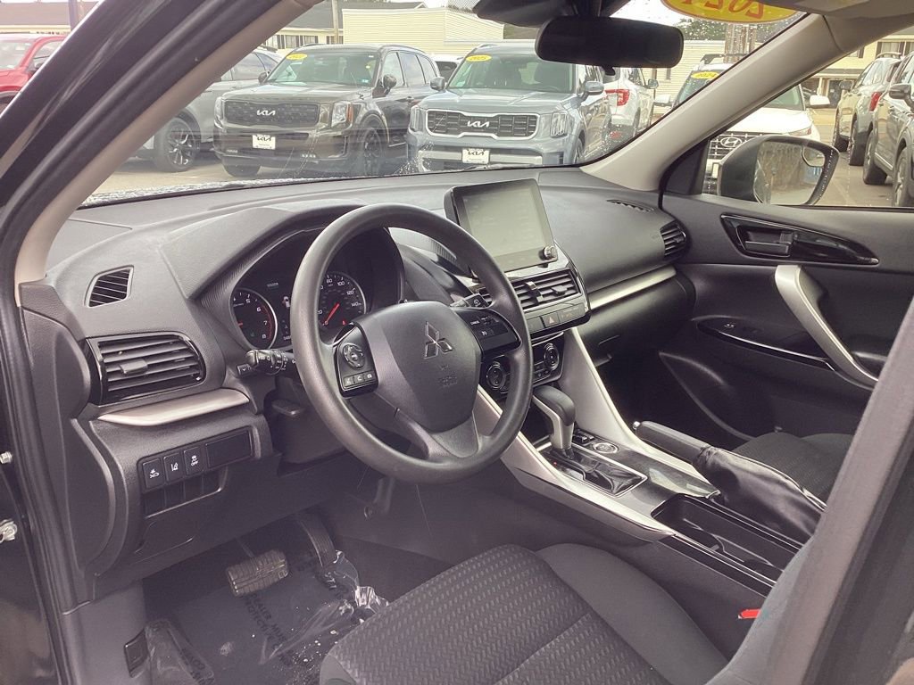 Used 2024 Mitsubishi Eclipse Cross LE AWD/4WD image 11