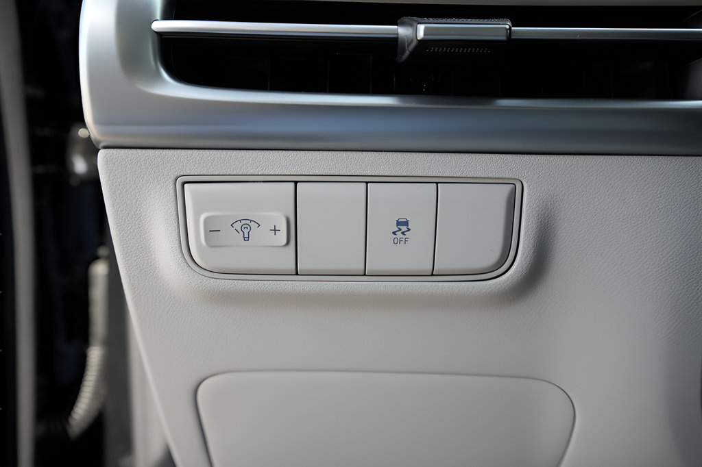 Certified 2026 Hyundai Tucson SE FWD image 24
