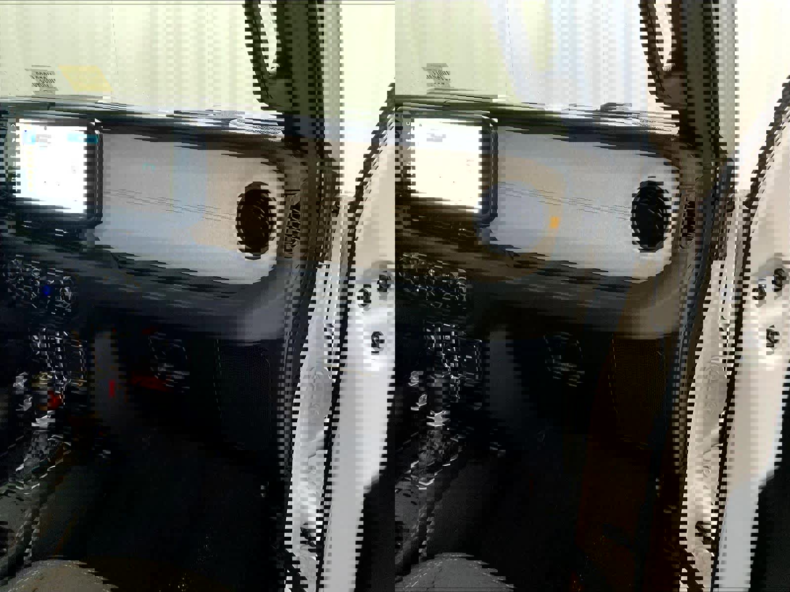 Used 2024 Jeep Wrangler Willys image 13