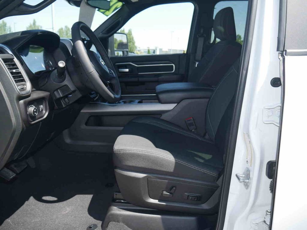 Used 2025 RAM 2500 Big Horn AWD/4WD image 29