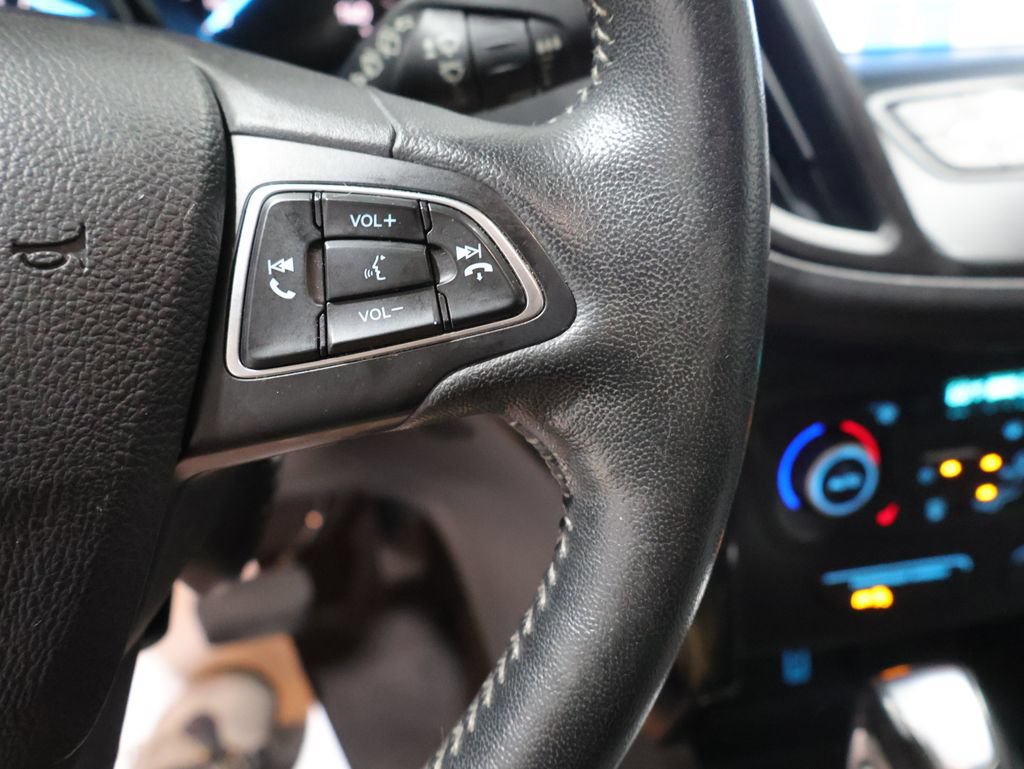 Used 2019 Ford Escape SE w/ SE Sport Appearance Package AWD/4WD image 33