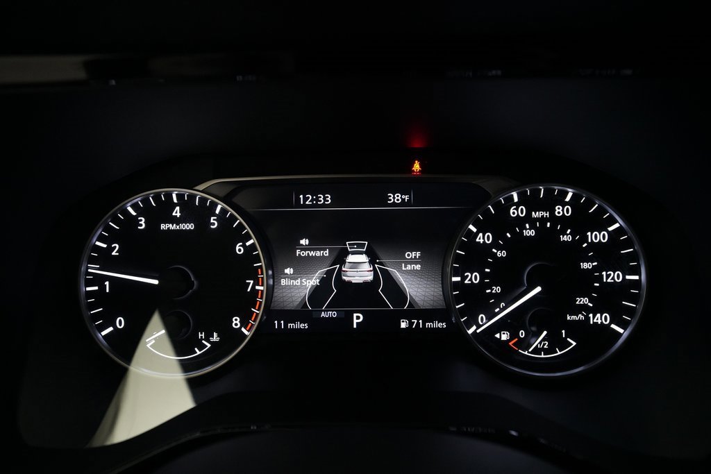 Used 2025 Nissan Pathfinder SL image 2