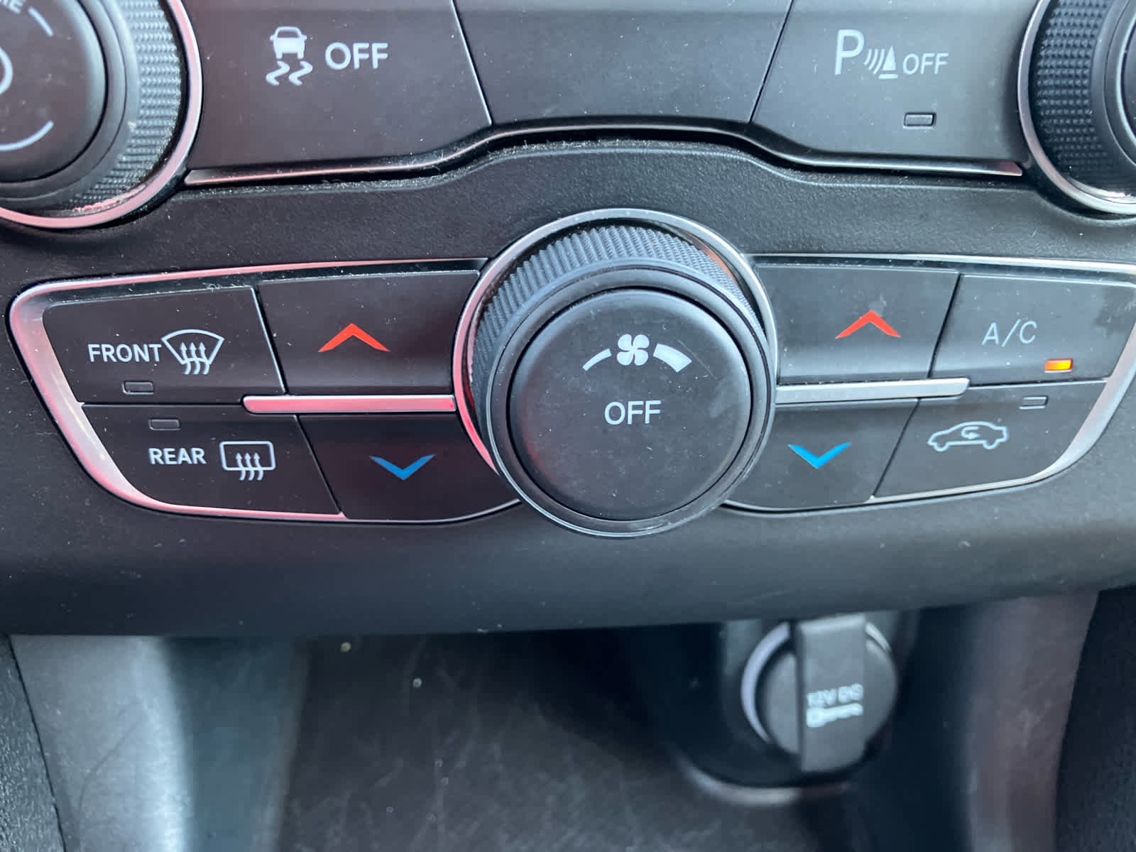 Used 2023 Dodge Charger SXT image 24