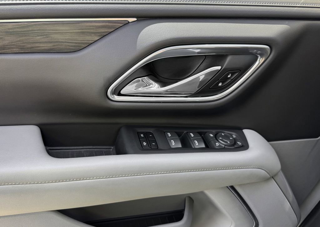 Used 2021 Chevrolet Tahoe Z71 w/ Z71 Signature Package AWD/4WD image 12