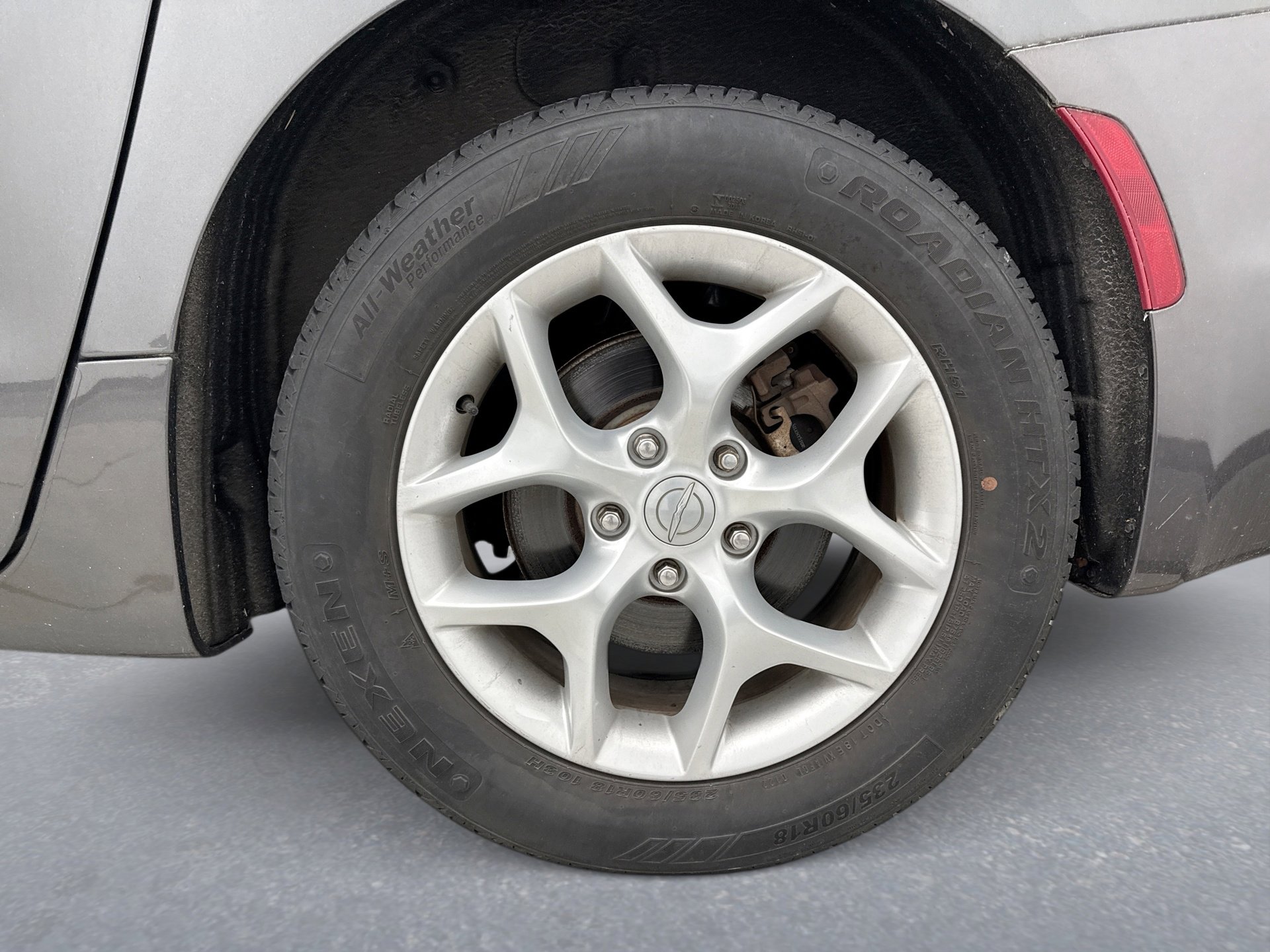 Used 2017 Chrysler Pacifica Touring-L w/ Tire & Wheel Group image 13