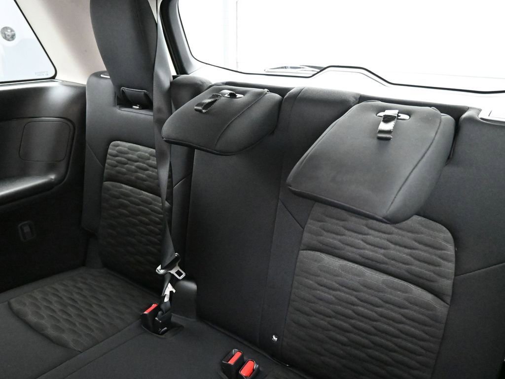 Used 2025 Nissan Pathfinder SV AWD/4WD image 25