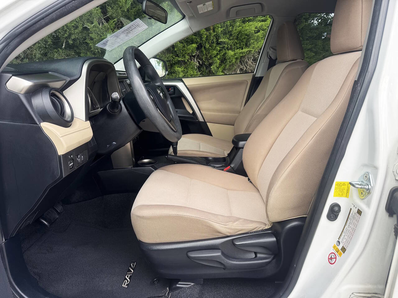 Used 2013 Toyota RAV4 LE image 10