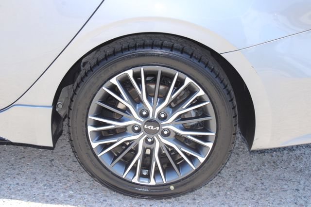 Used 2023 Kia Forte GT-Line w/ GT-Line Premium Package FWD image 9
