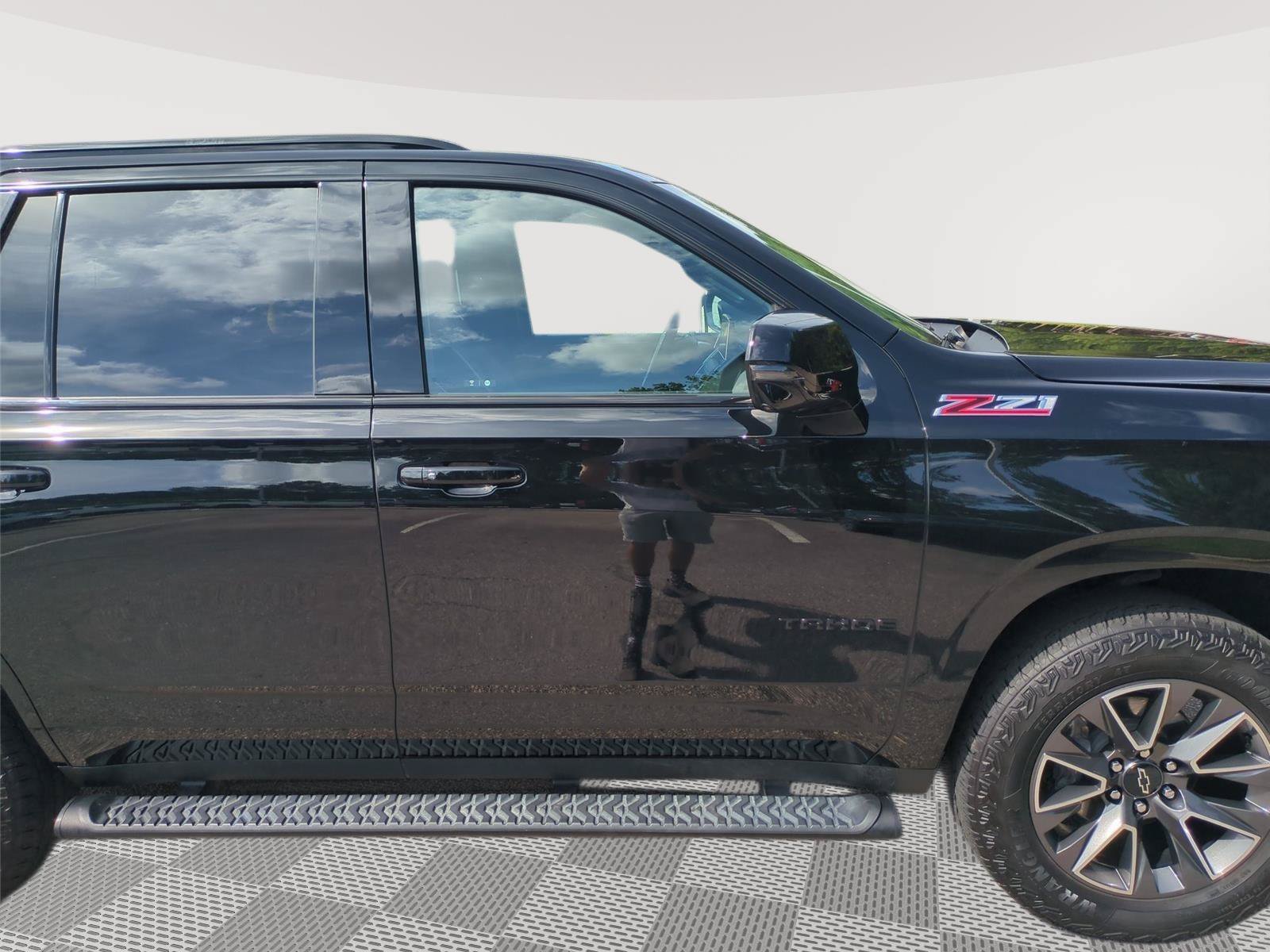 Used 2024 Chevrolet Tahoe Z71 w/ Luxury Package AWD/4WD image 35