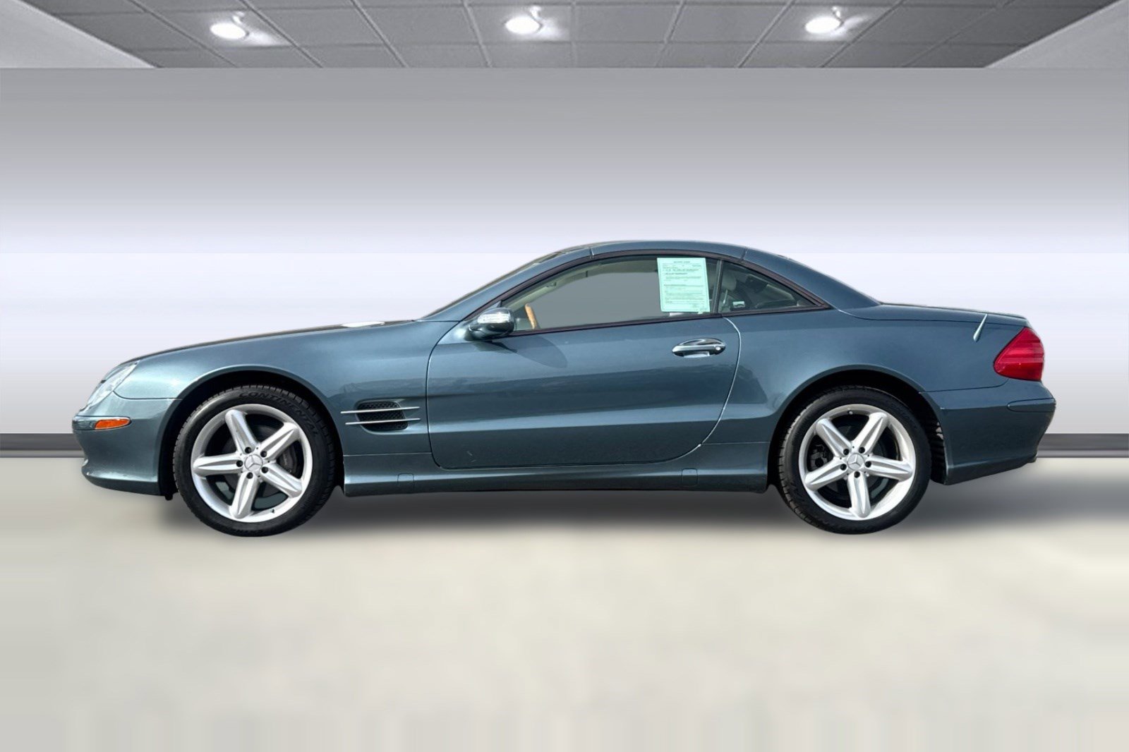 Used 2005 Mercedes-Benz SL 500 image 2