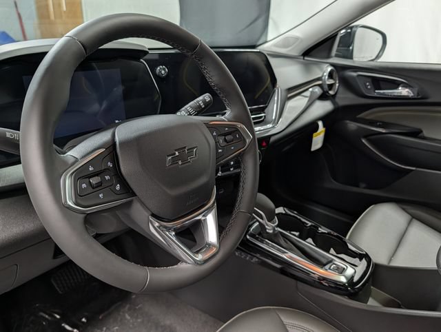 New 2026 Chevrolet Trax ACTIV w/ Sunroof Package FWD image 17