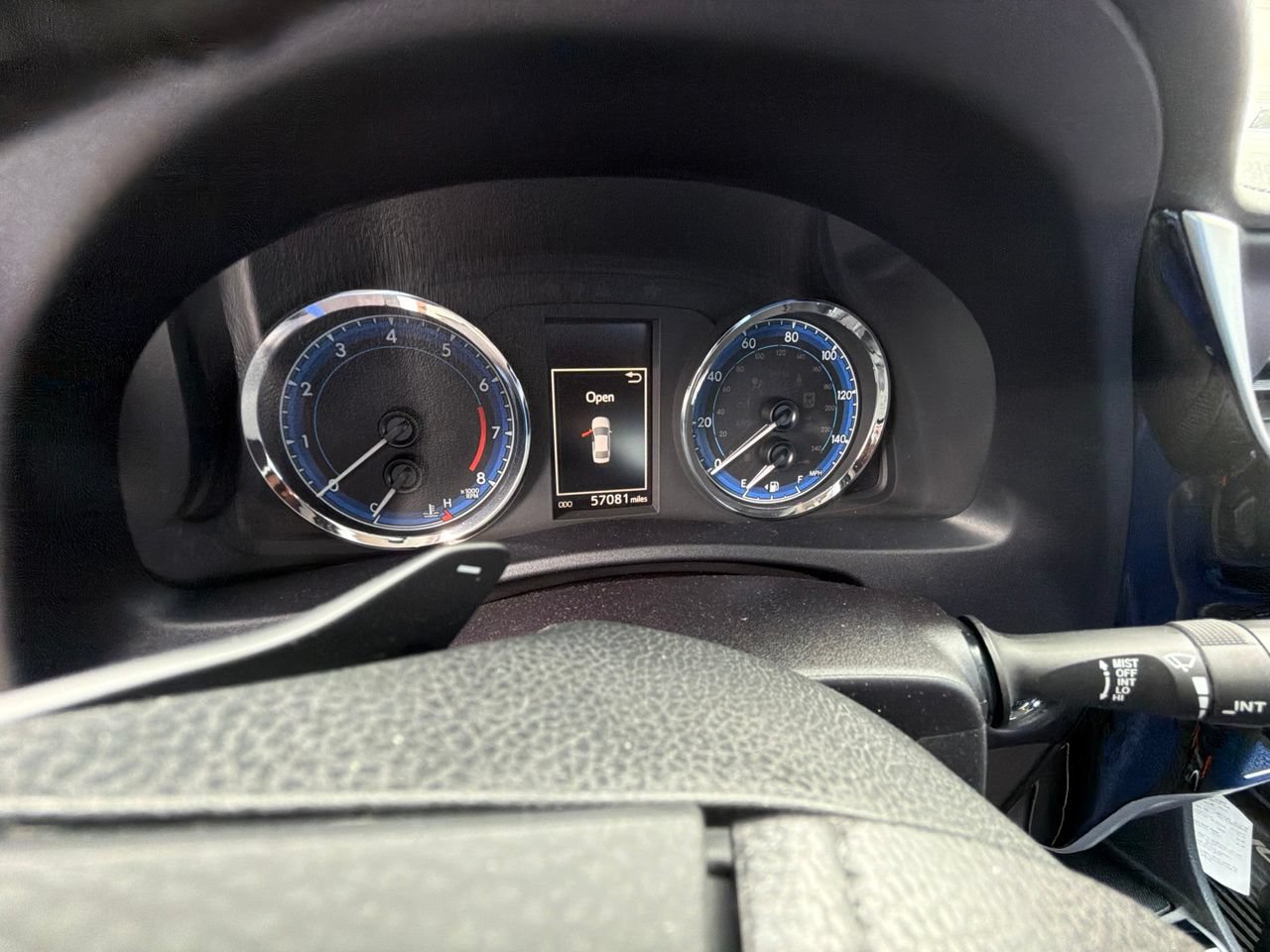 Used 2019 Toyota Corolla SE w/ SE Premium Package FWD image 13