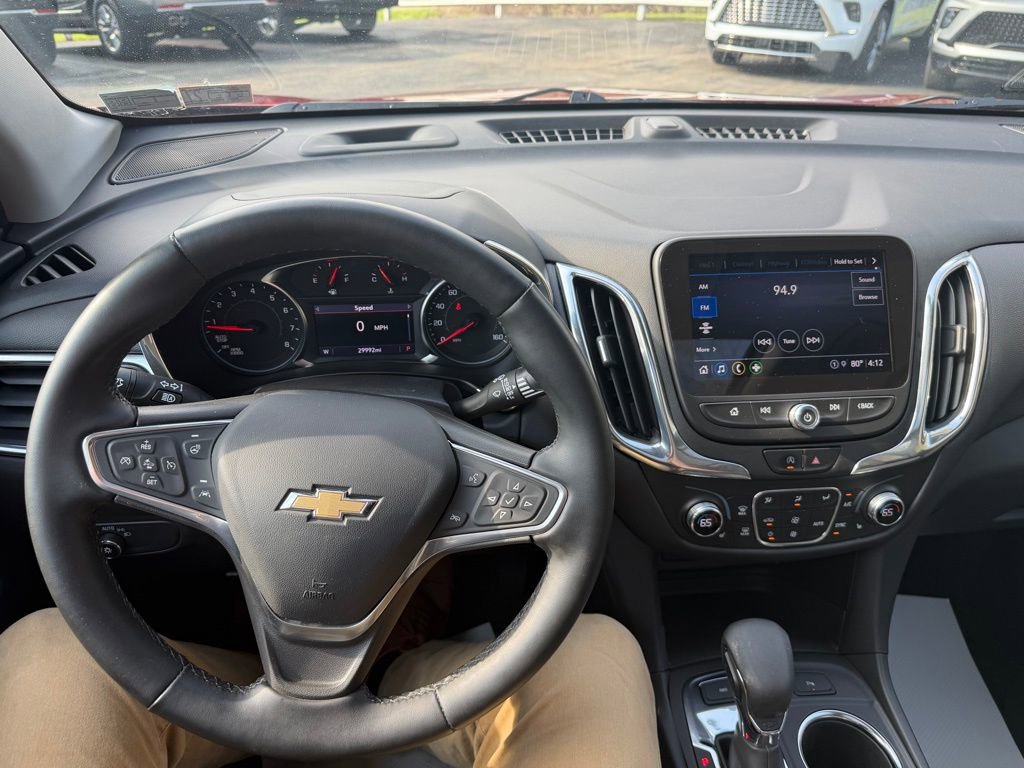 Used 2023 Chevrolet Equinox LT image 32