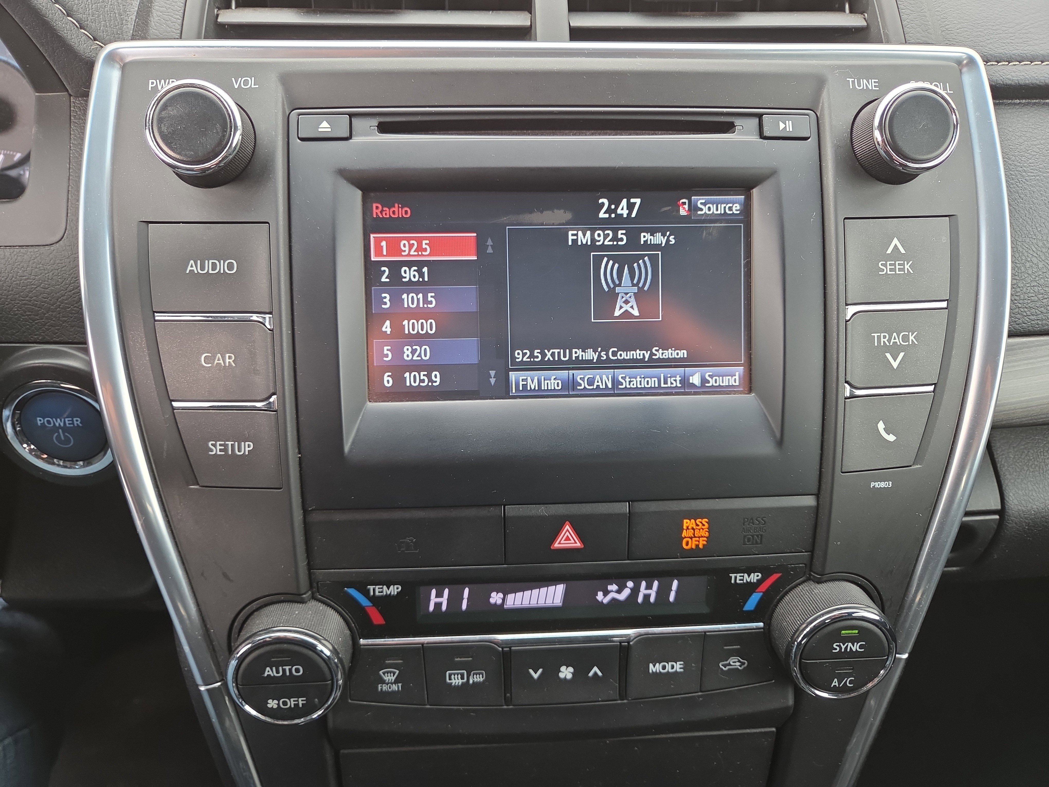 Used 2015 Toyota Camry LE image 25