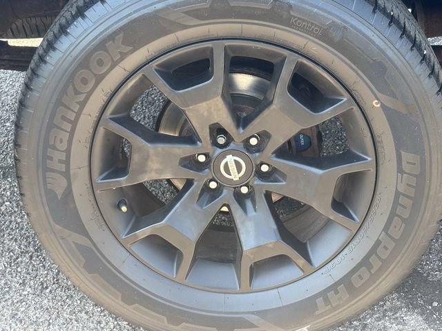 Used 2020 Nissan Frontier SV w/ Midnight Edition Floor Mats AWD/4WD image 9