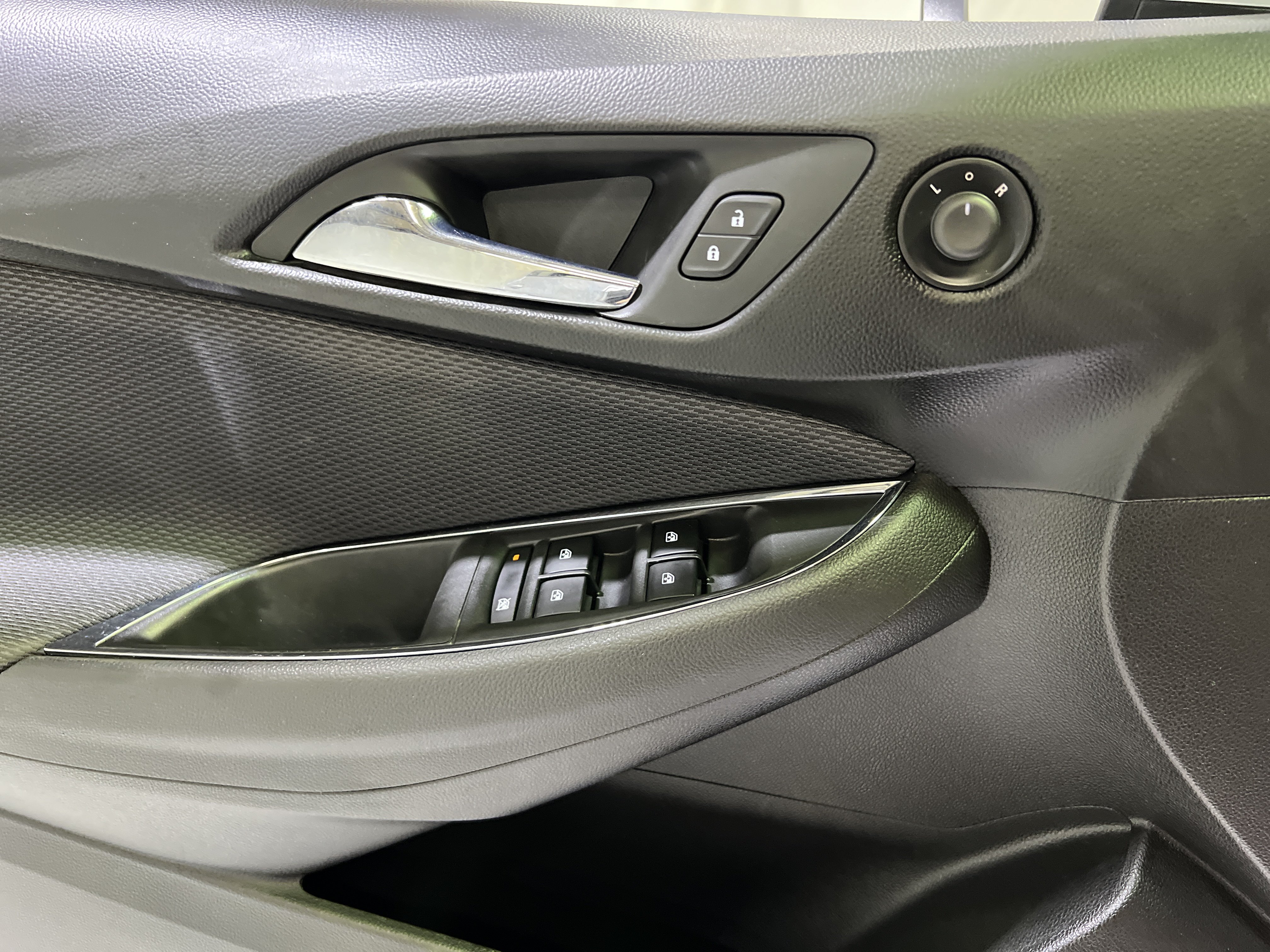 Used 2019 Chevrolet Cruze LS w/ LS Convenience Package FWD image 24