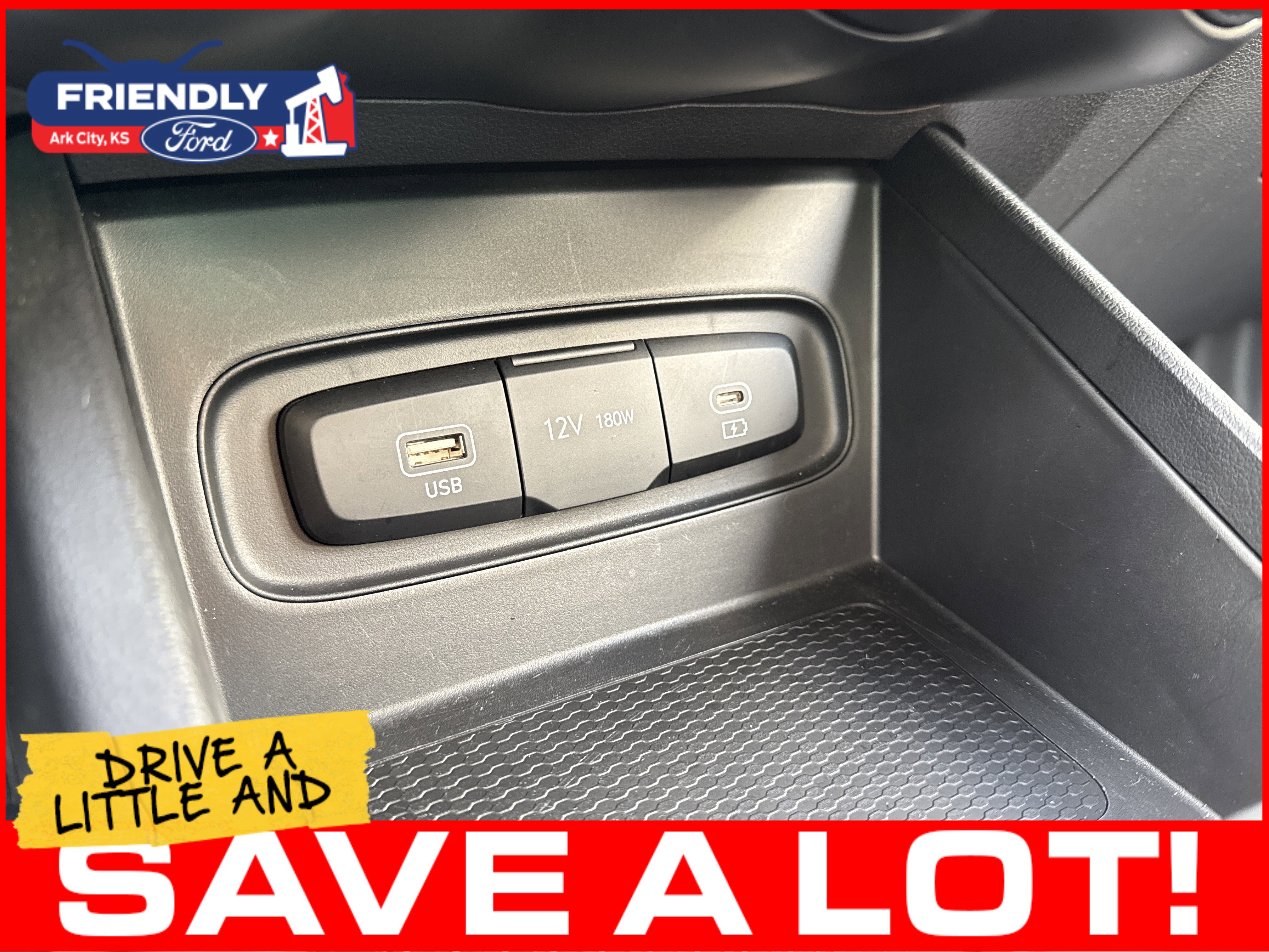 Used 2025 Hyundai Venue SEL FWD image 31