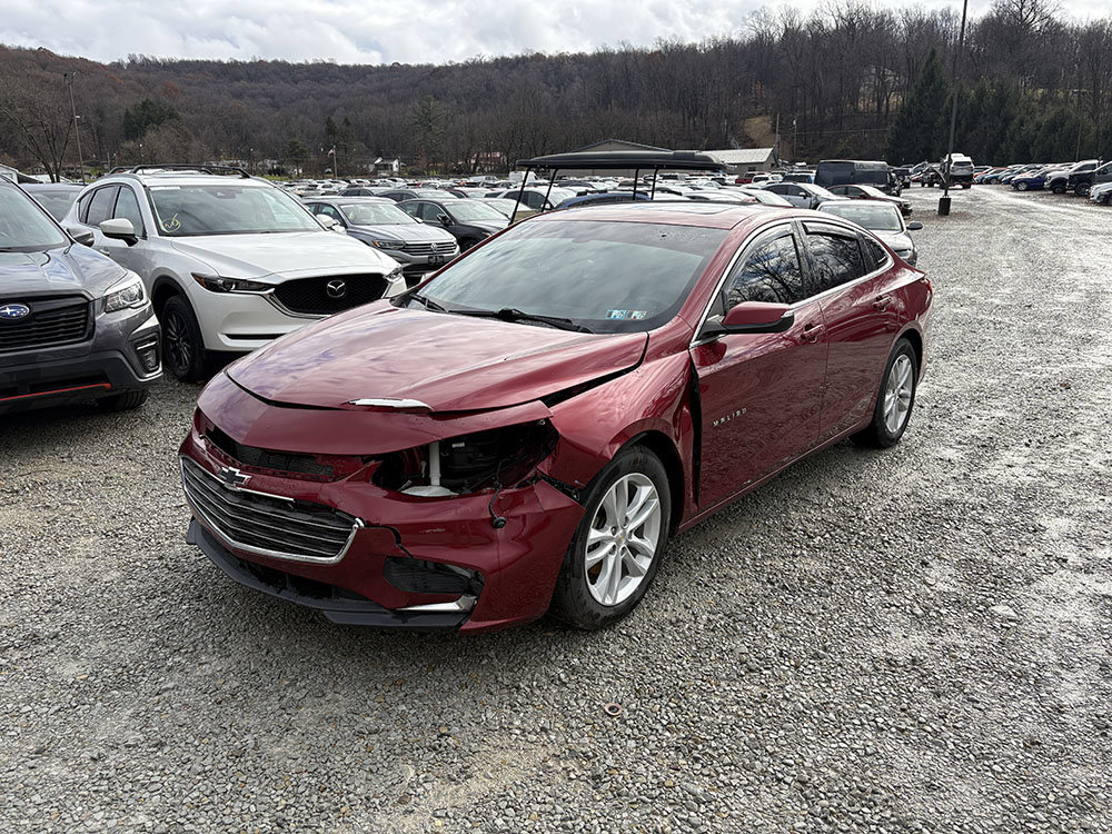 Used 2018 Chevrolet Malibu LT FWD image 1