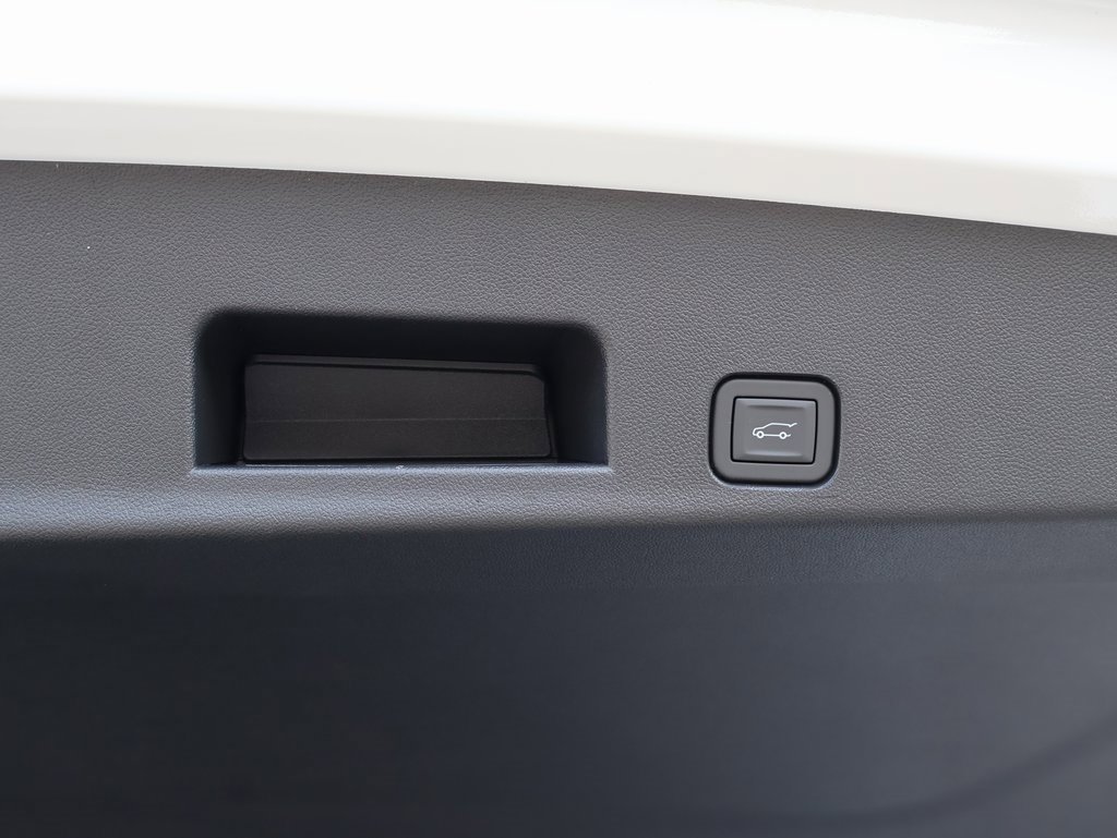 New 2026 Chevrolet Traverse LT w/ Driver Confidence Package image 29