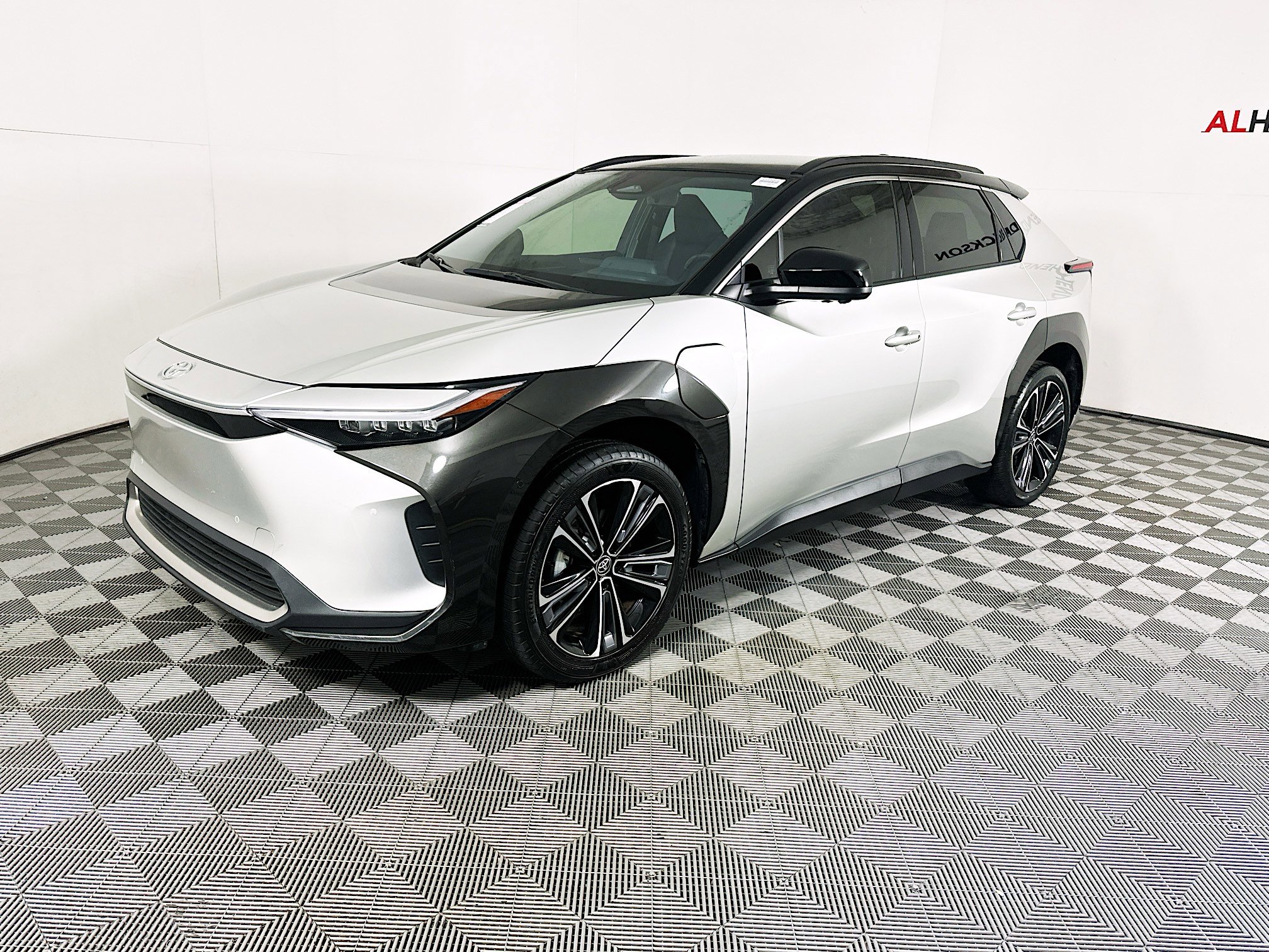 Used 2024 Toyota bZ4X Limited image 7