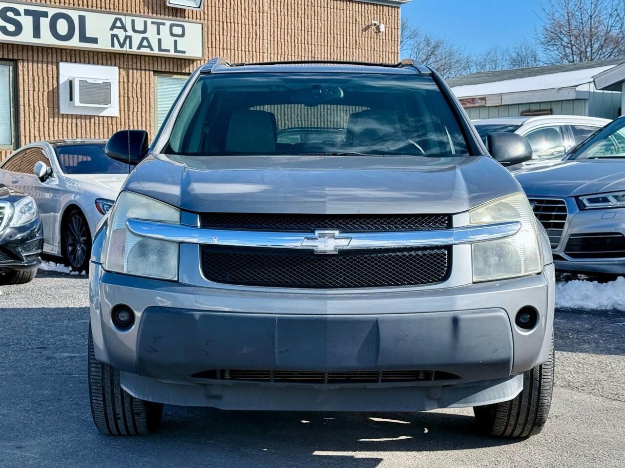 Used 2005 Chevrolet Equinox LT w/ Preferred Equipment Group image 2