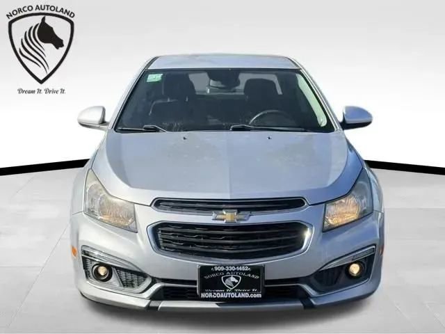 Used 2016 Chevrolet Cruze LT FWD image 2