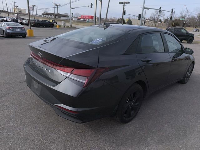 Used 2022 Hyundai Elantra SEL w/ Convenience Package image 13