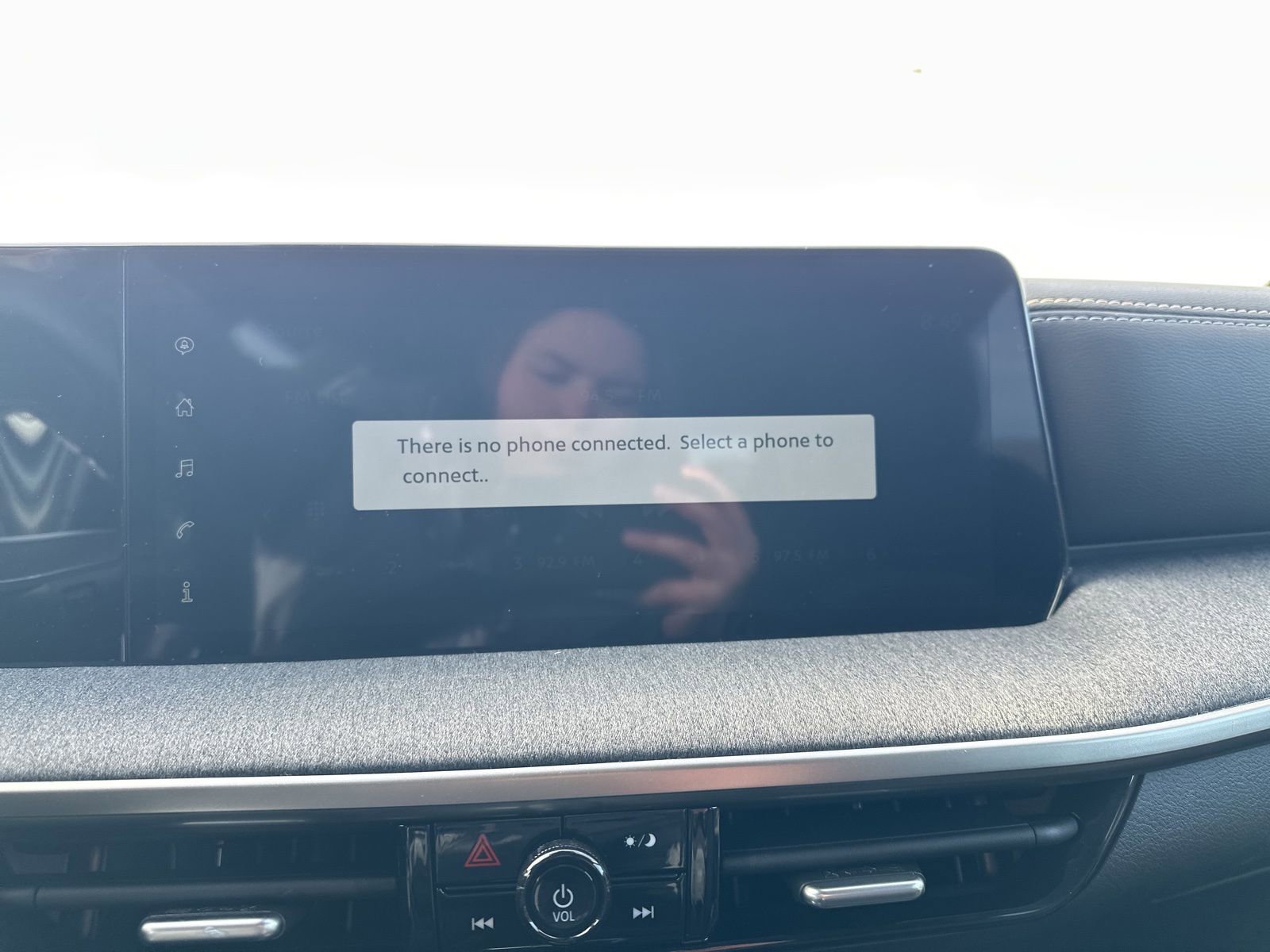 Used 2025 Nissan Kicks SV image 45