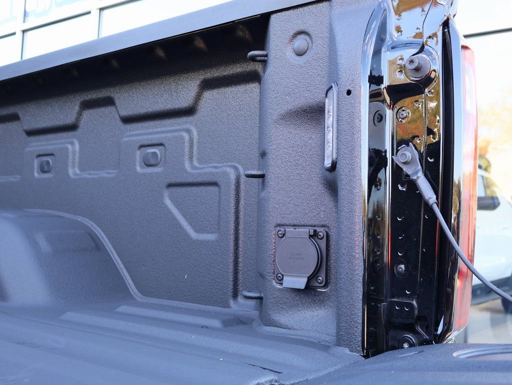 New 2025 GMC Sierra 2500 SLT w/ SLT Convenience Package image 36