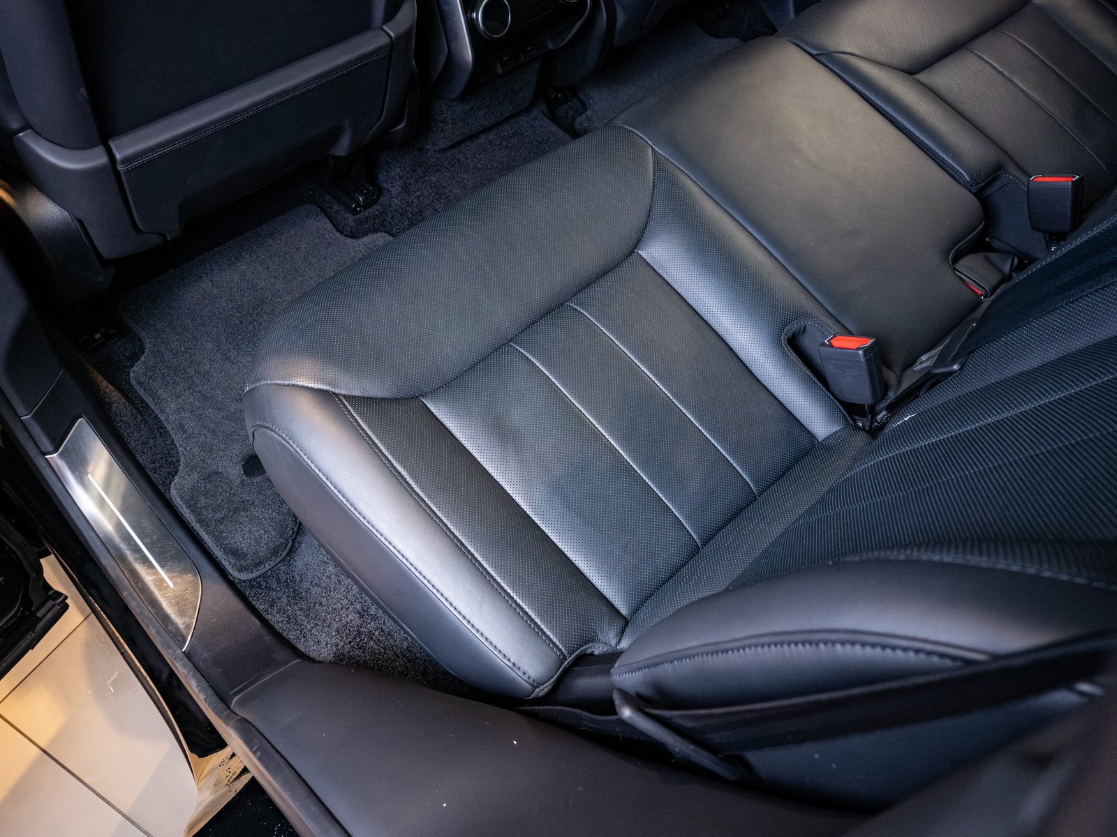 Used 2023 Land Rover Range Rover SE image 16