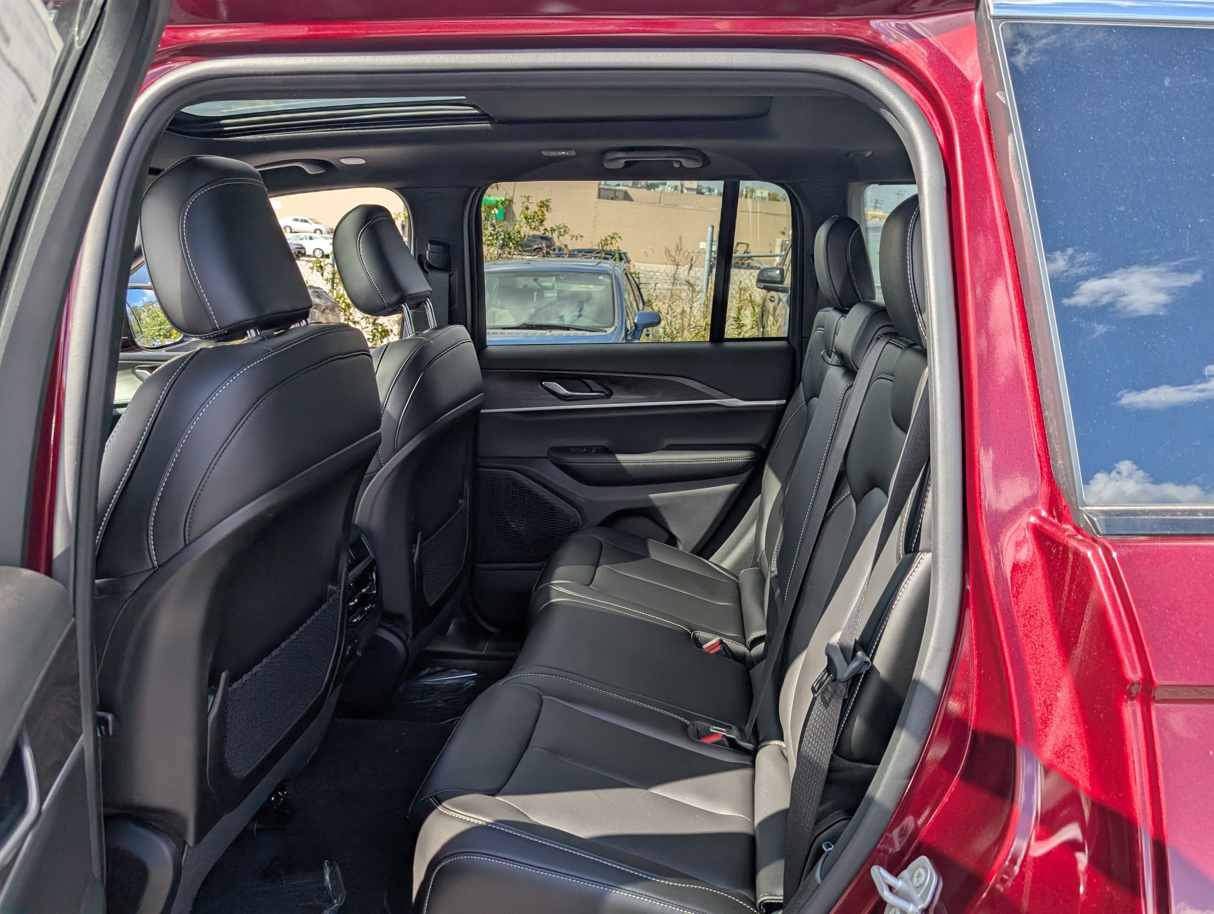 New 2025 Jeep Grand Cherokee Limited AWD/4WD image 14