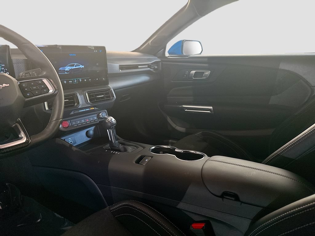Used 2025 Ford Mustang Coupe RWD image 21