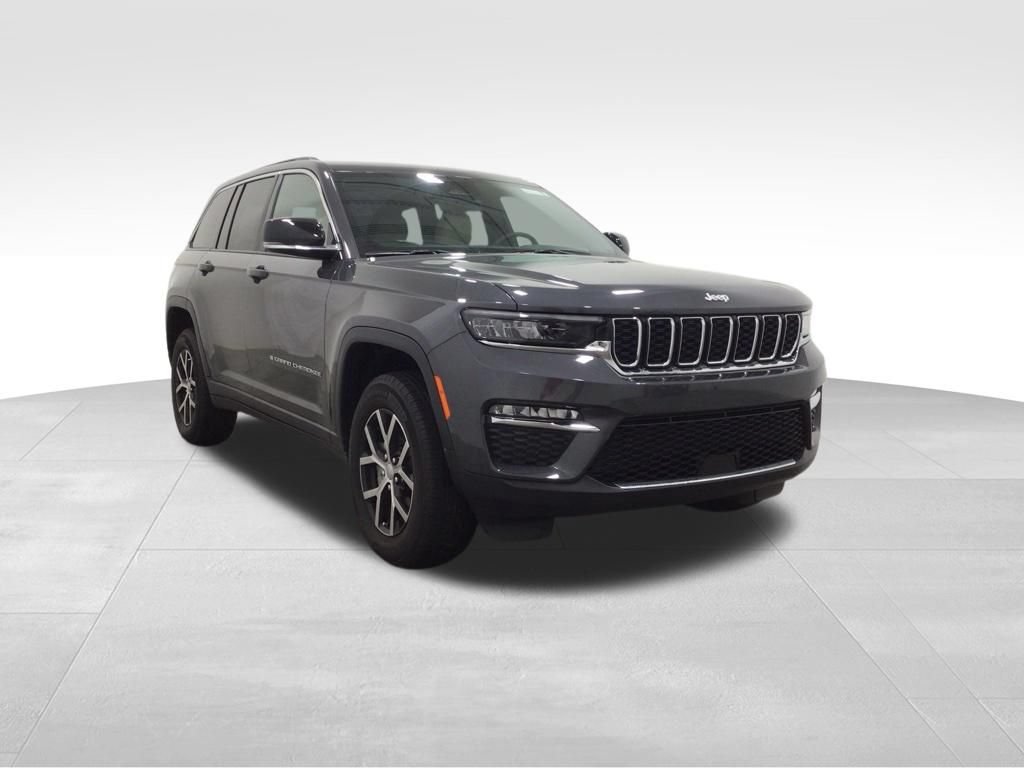 Used 2025 Jeep Grand Cherokee Limited AWD/4WD image 5
