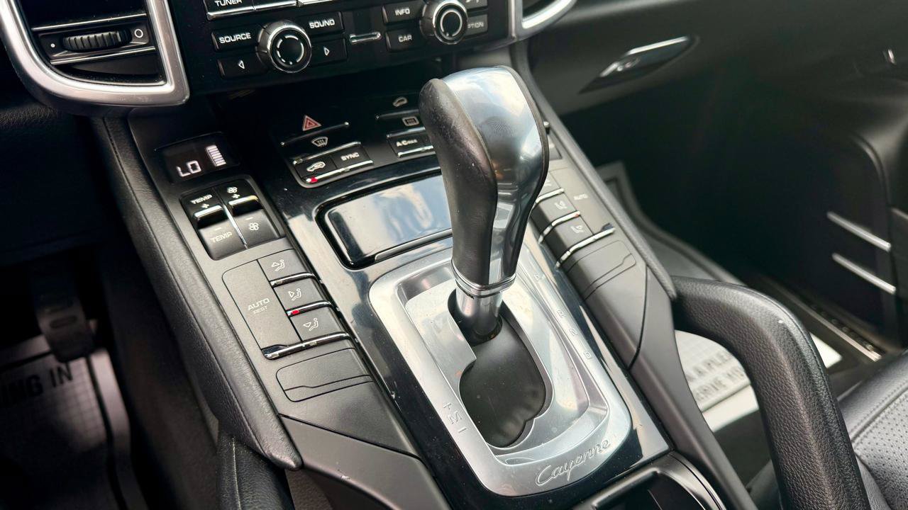 Used 2016 Porsche Cayenne AWD/4WD image 20