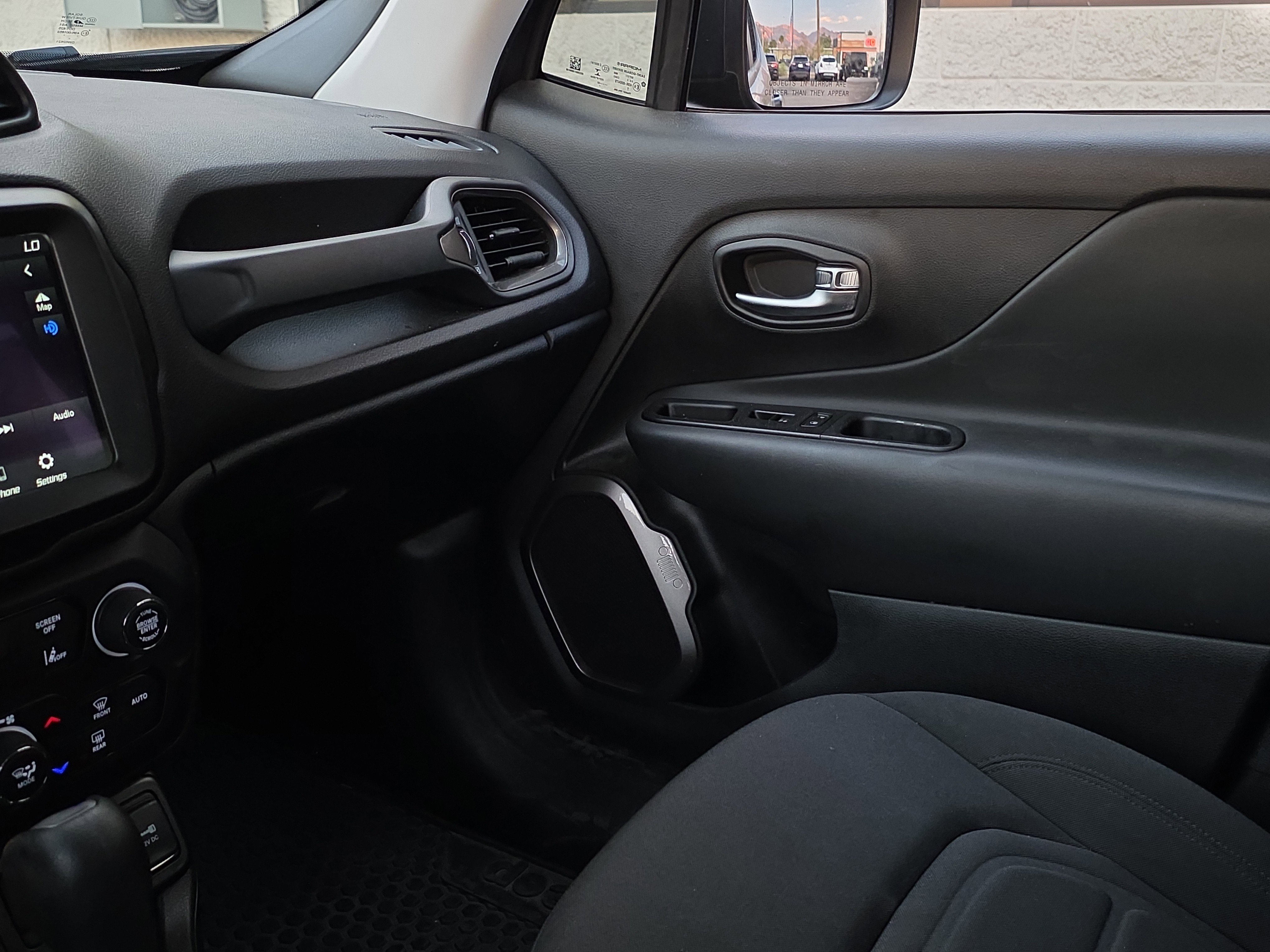 Used 2022 Jeep Renegade Latitude image 21