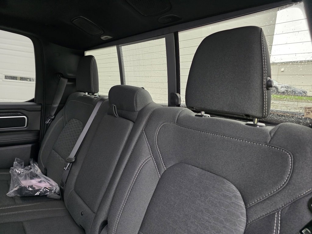 New 2026 RAM 1500 4x4 Crew Cab image 33