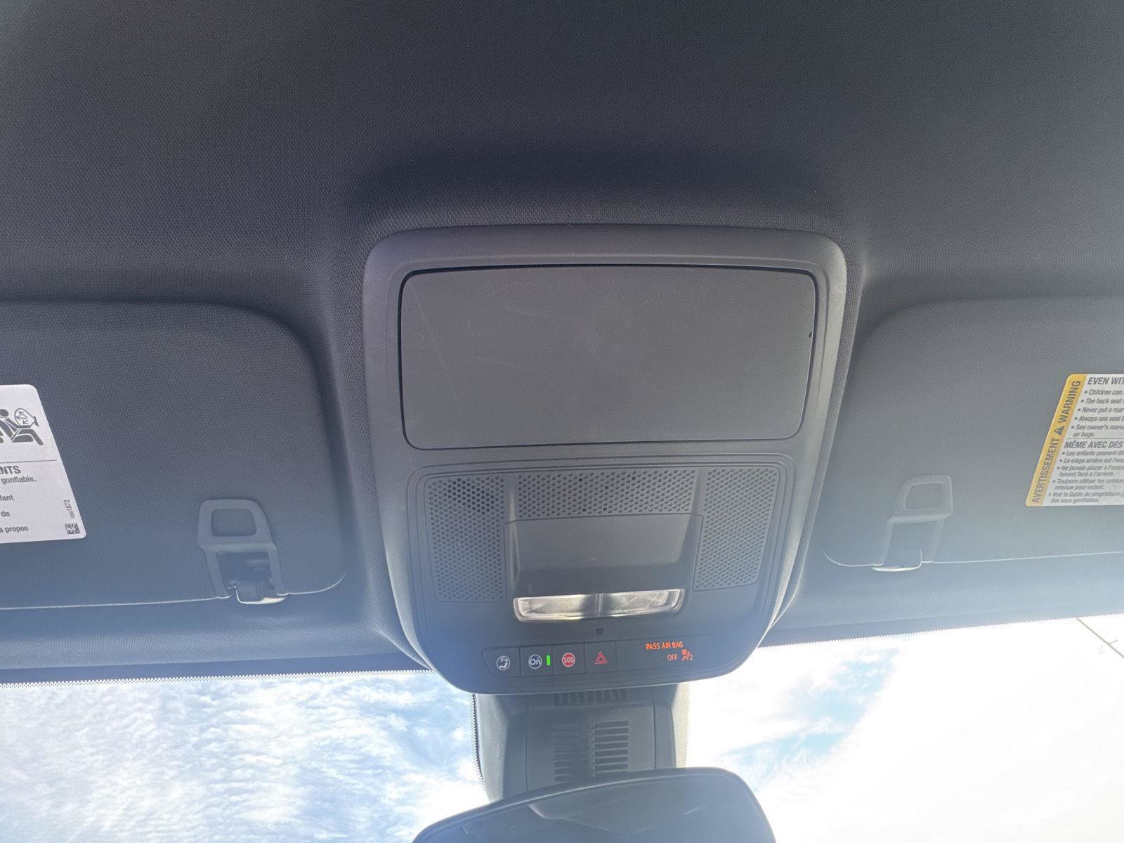 Used 2025 Chevrolet Equinox LT FWD image 24