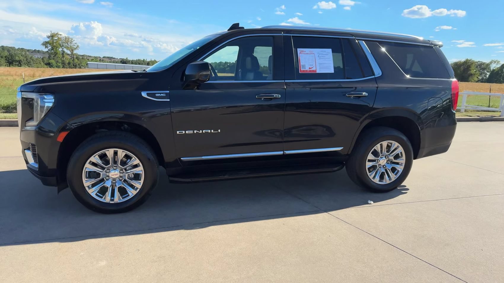 Used 2024 GMC Yukon Denali AWD/4WD image 4