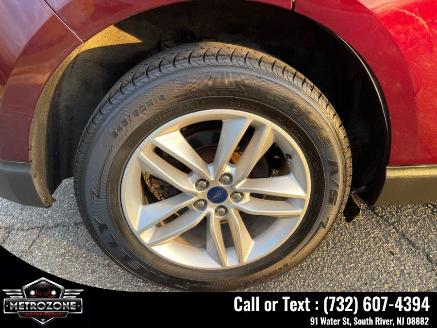 Used 2017 Ford Edge SEL w/ Equipment Group 201A AWD/4WD image 29