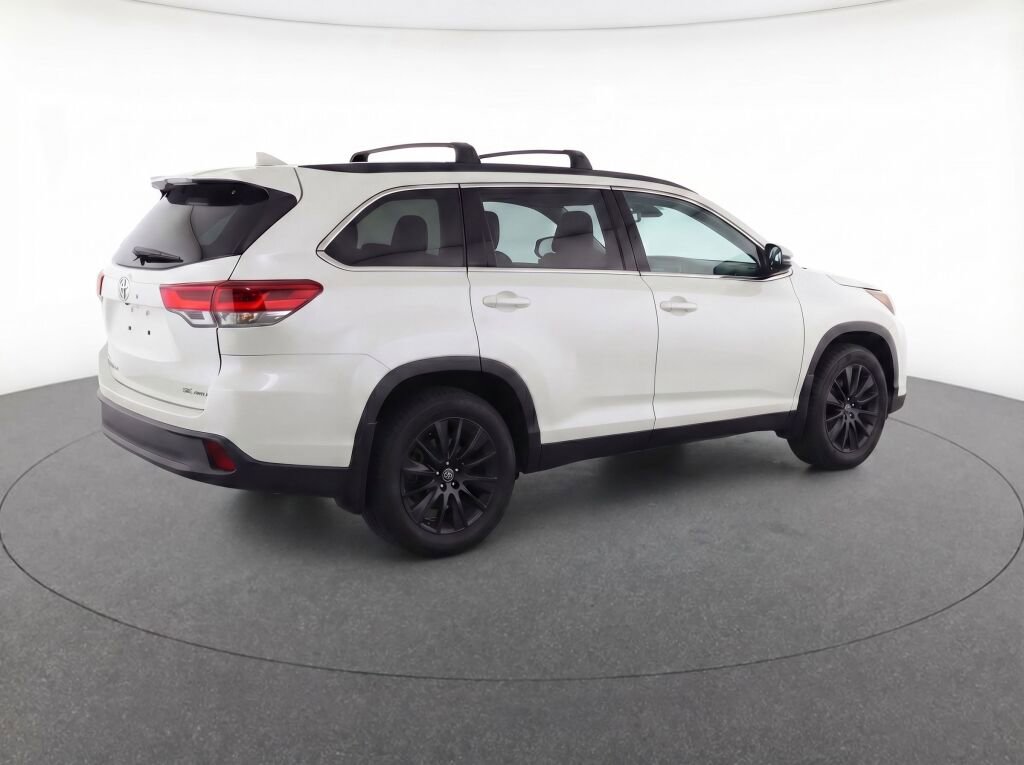 Used 2019 Toyota Highlander SE AWD/4WD image 5