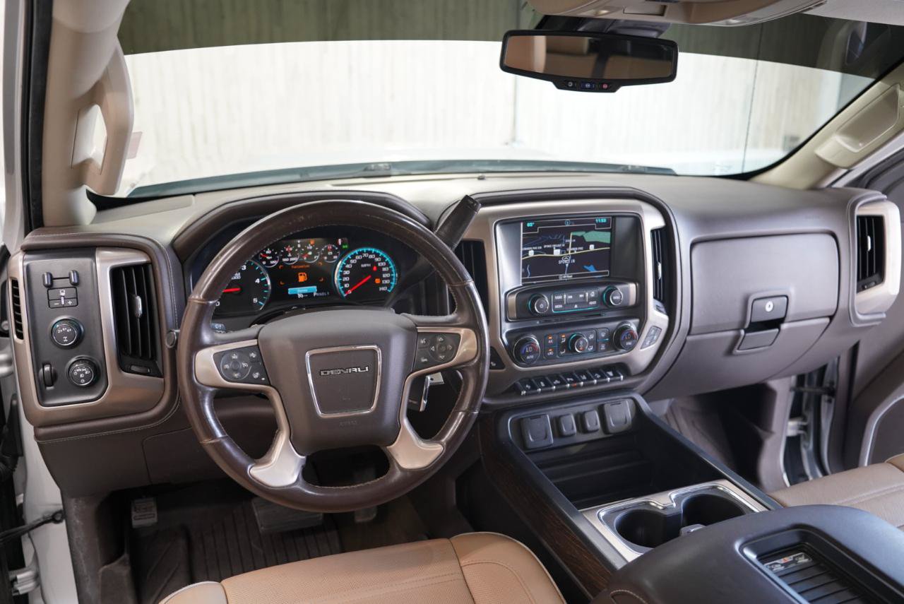 Used 2017 GMC Sierra 2500 Denali w/ Duramax Plus Package AWD/4WD image 11
