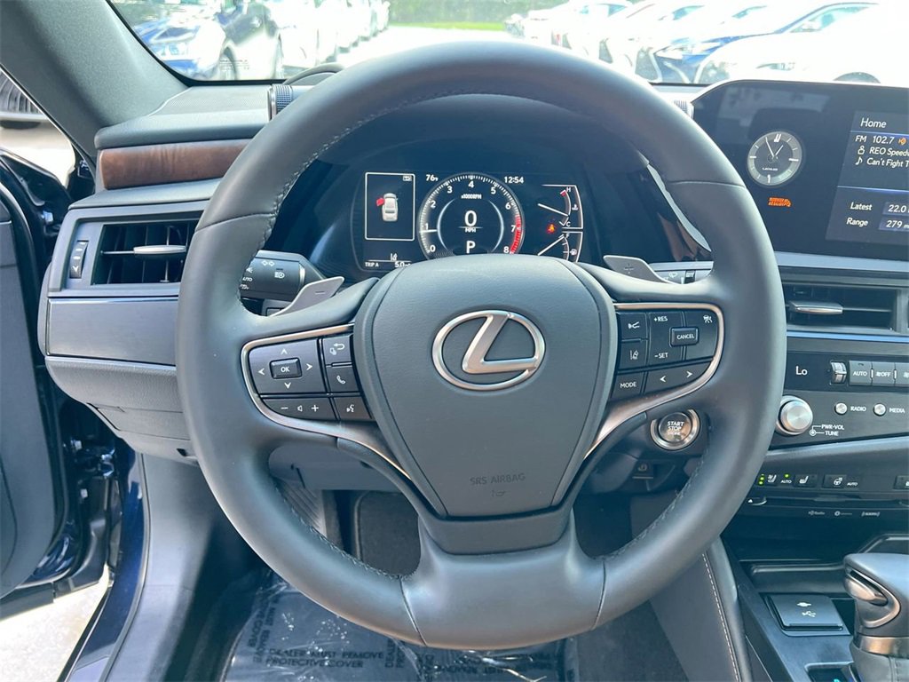 Certified 2022 Lexus ES 350 w/ Premium Package image 13