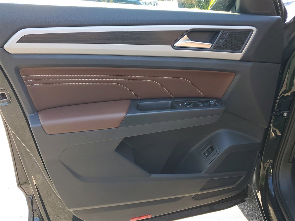 Used 2021 Volkswagen Atlas SE w/ Towing Package image 19