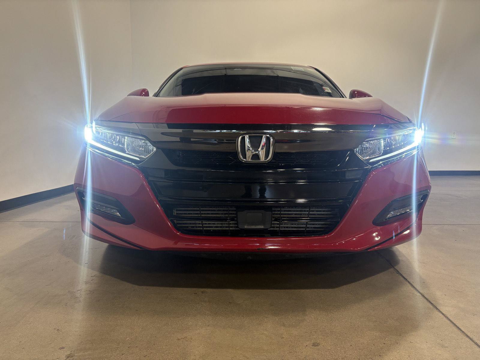 Used 2018 Honda Accord Sport image 9