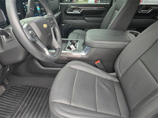 Used 2024 Chevrolet Silverado 2500 LTZ w/ LTZ Convenience Package image 24