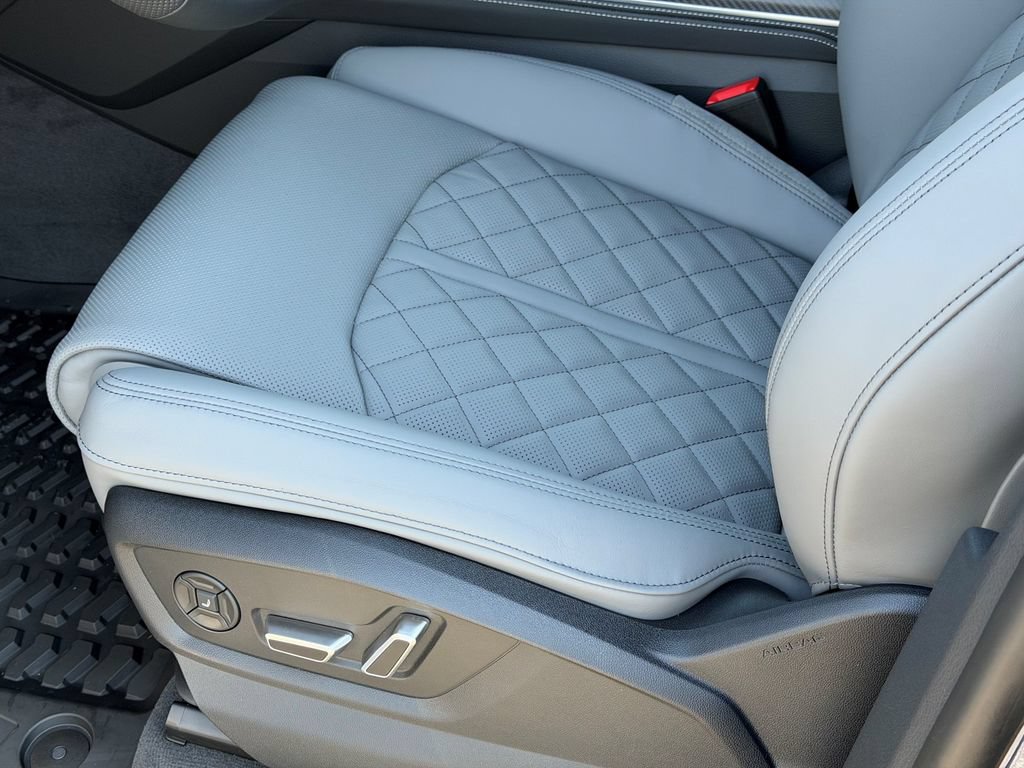 New 2026 Audi SQ8 Prestige AWD/4WD image 17