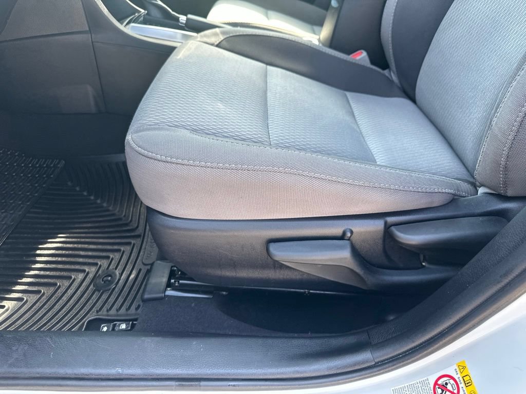 Used 2019 Toyota Corolla LE FWD image 14