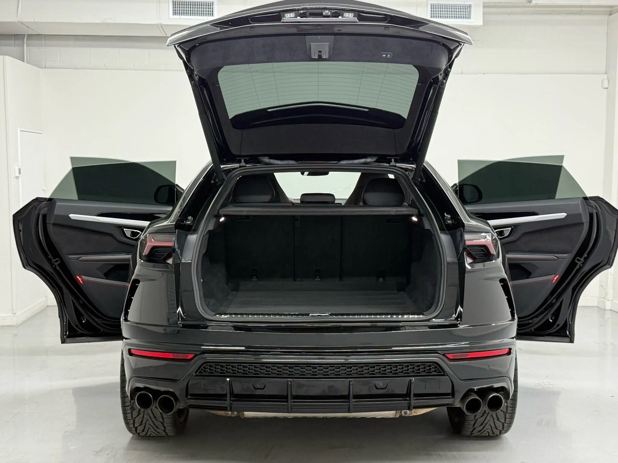 Used 2021 Lamborghini Urus image 52