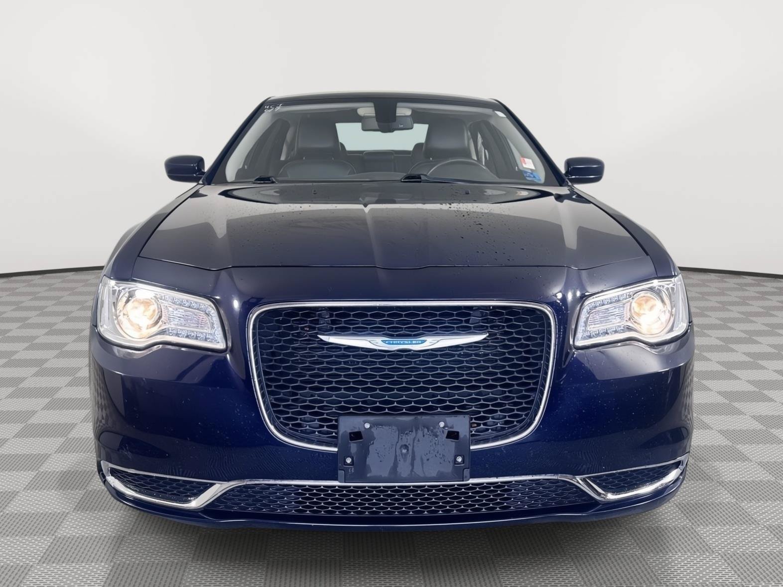 Used 2017 Chrysler 300 Limited AWD/4WD image 2
